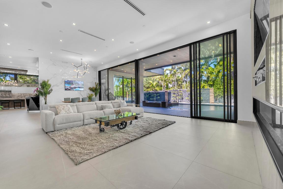 2401 NE 13th, Fort Lauderdale FL 33304