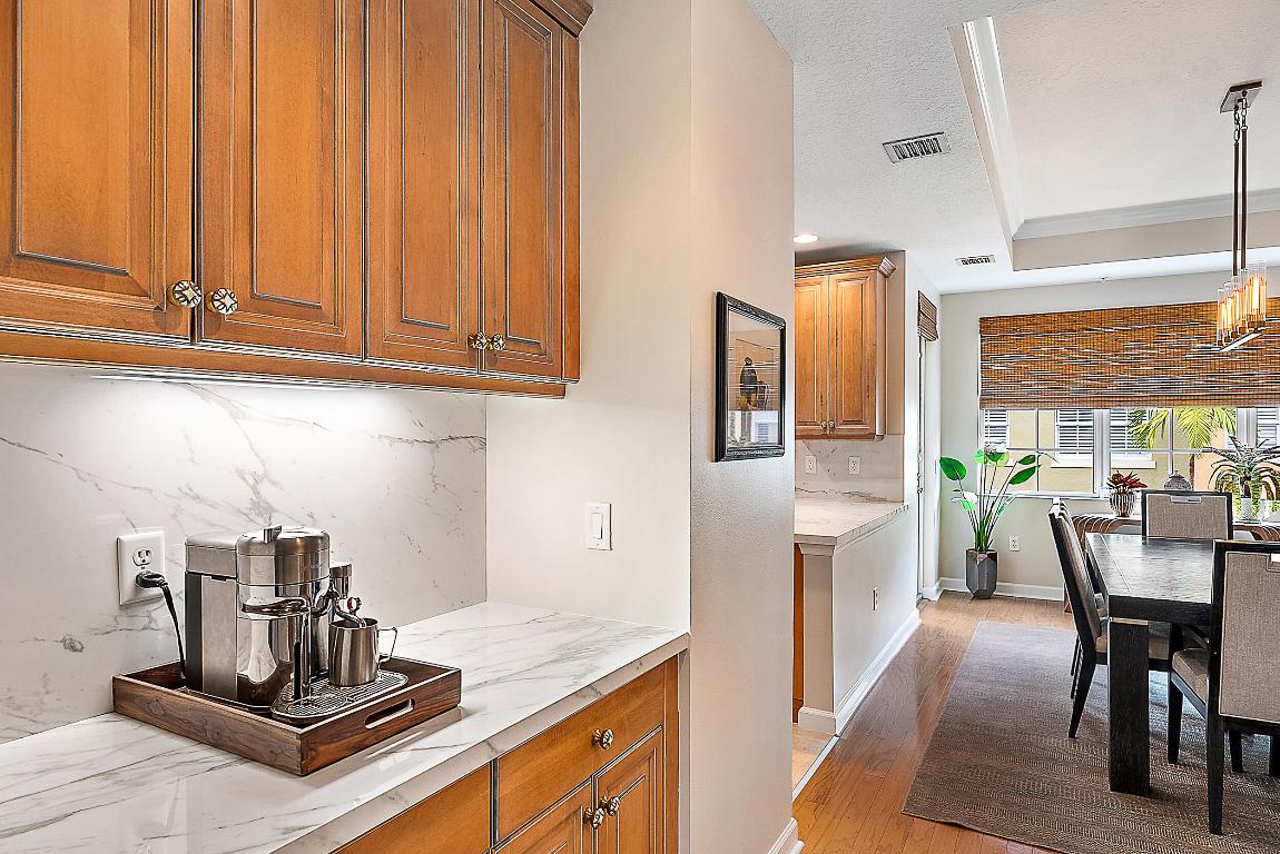 2504 Gardens, Palm Beach Gardens FL 33410