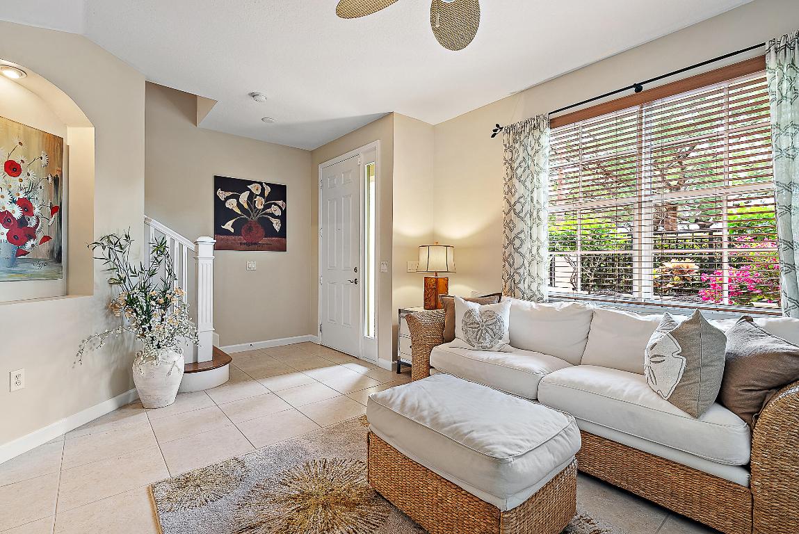 2504 Gardens, Palm Beach Gardens FL 33410