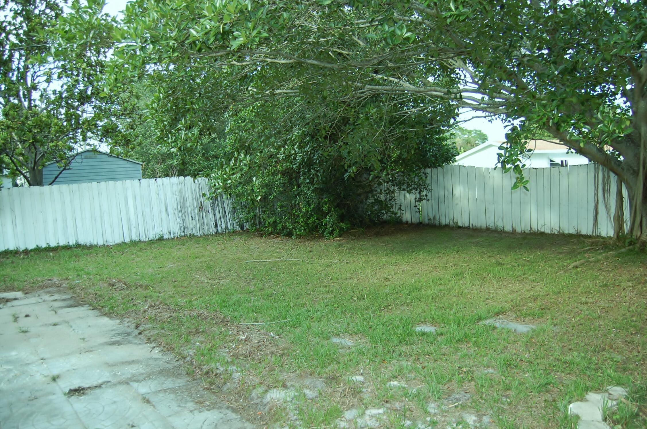 9322 N Military, Palm Beach Gardens FL 33410