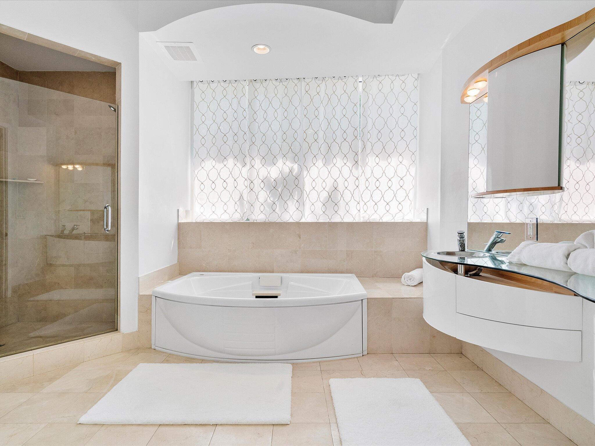 18101 Collins #401, Sunny Isles Beach FL 33160