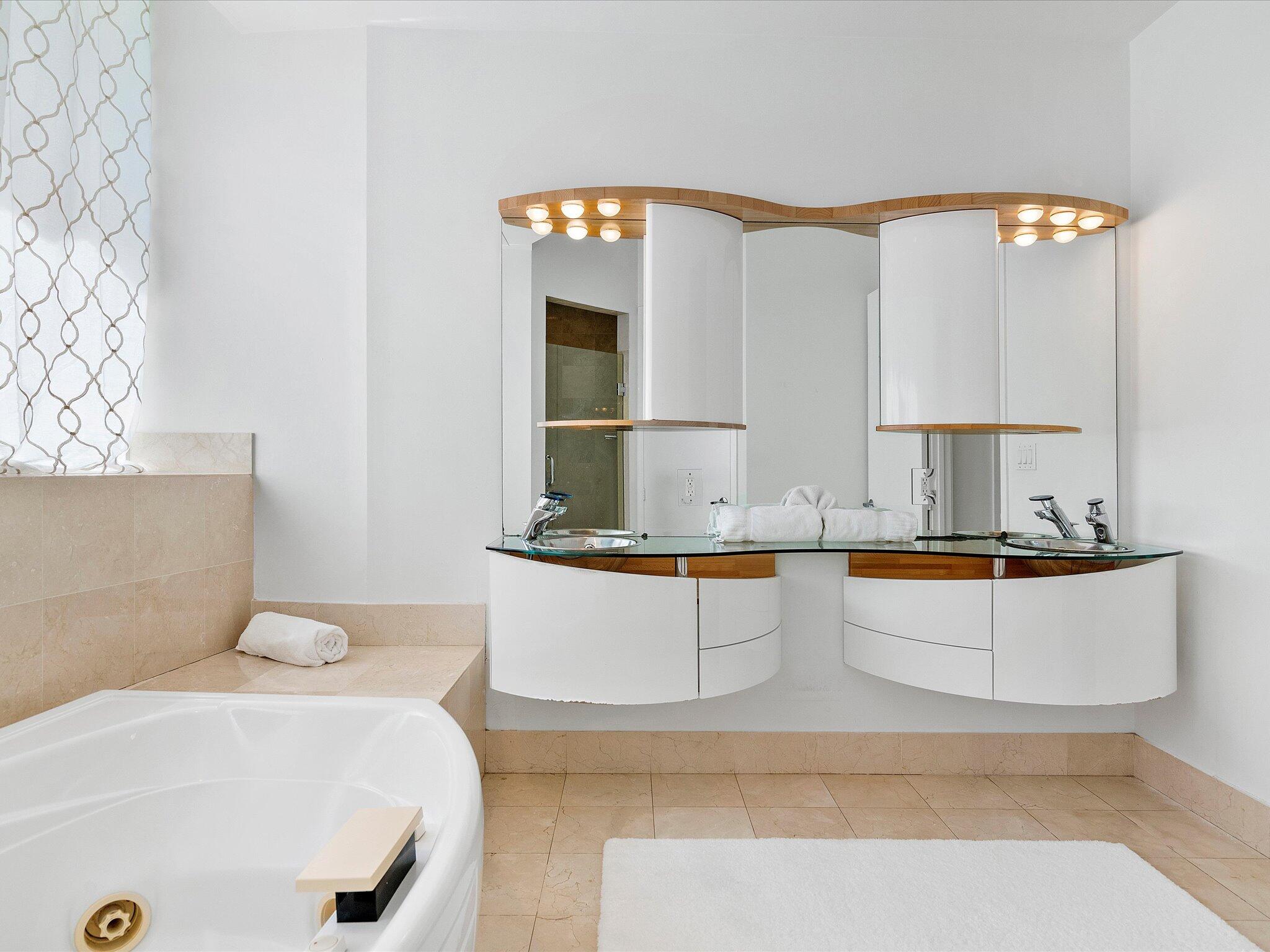 18101 Collins #401, Sunny Isles Beach FL 33160