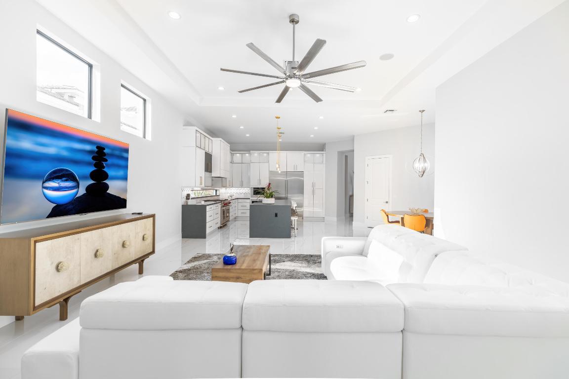 2740 NW 69th, Boca Raton FL 33496