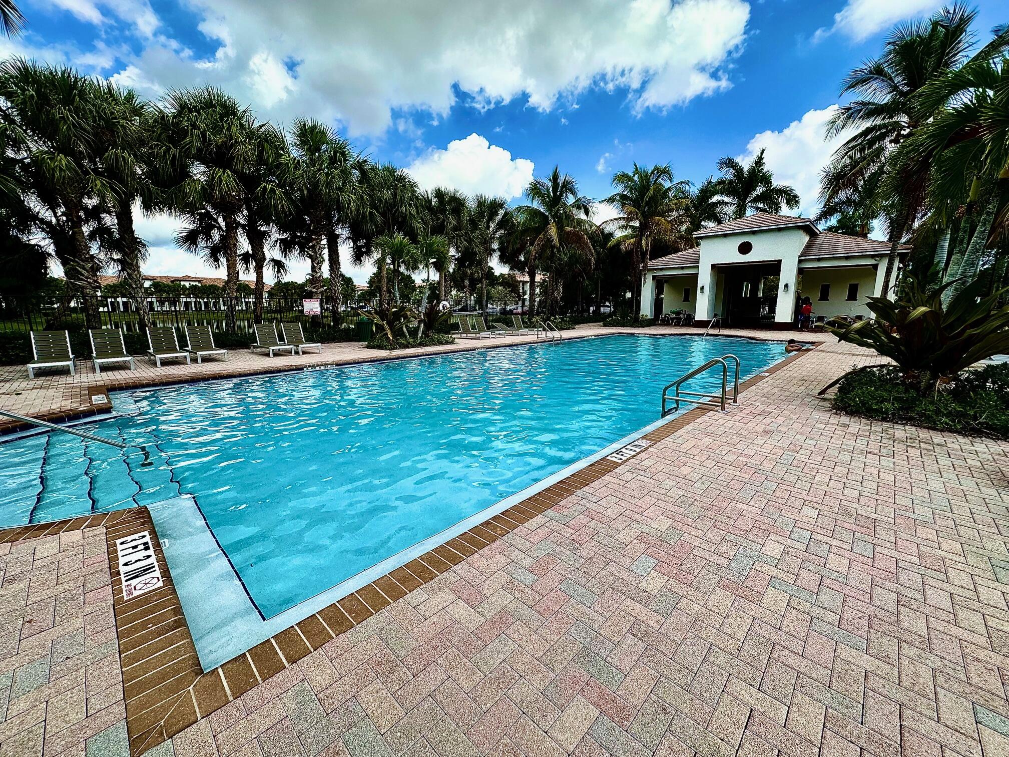 4720 Mimosa #905, Coconut Creek FL 33073