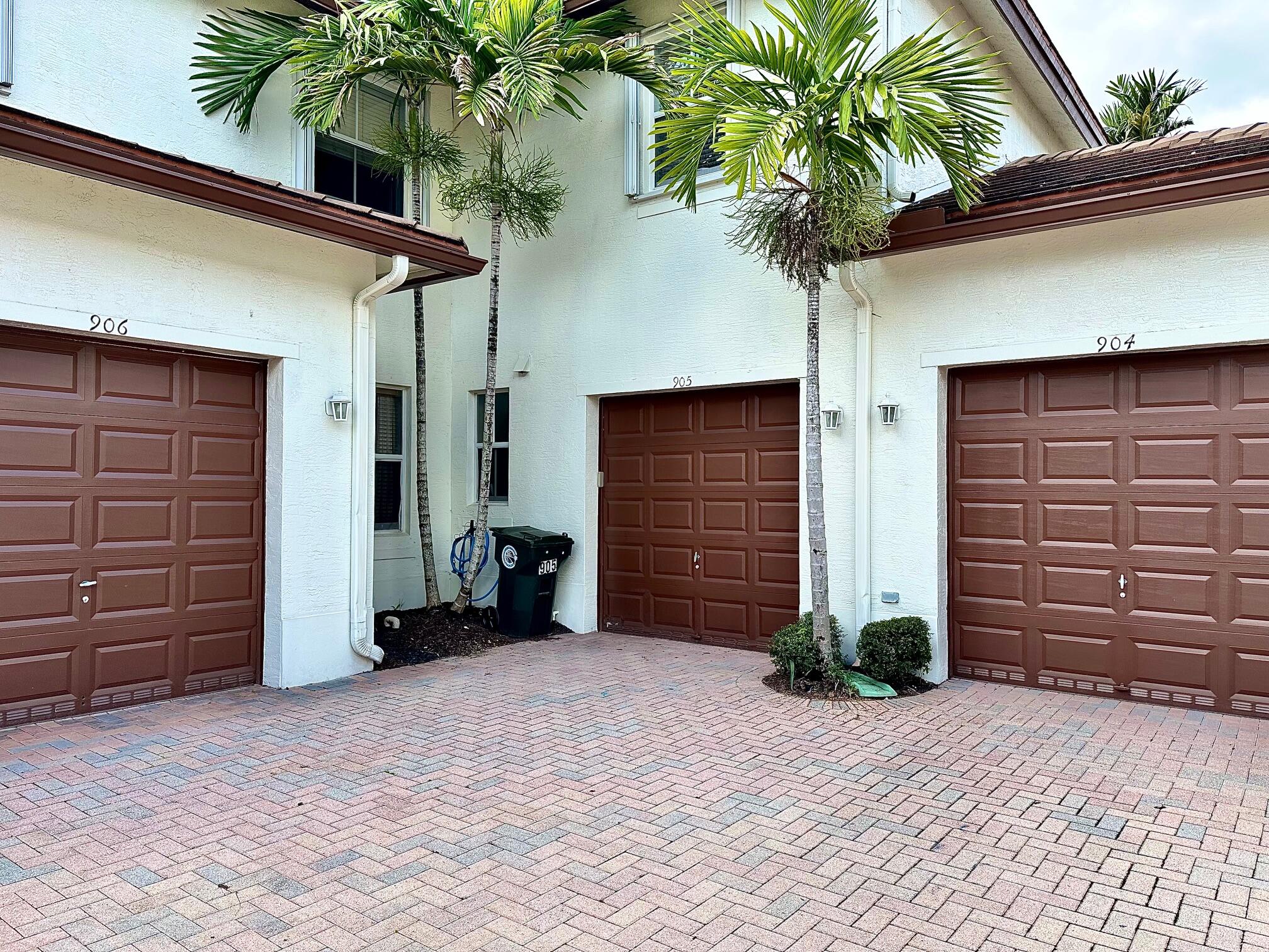 4720 Mimosa #905, Coconut Creek FL 33073