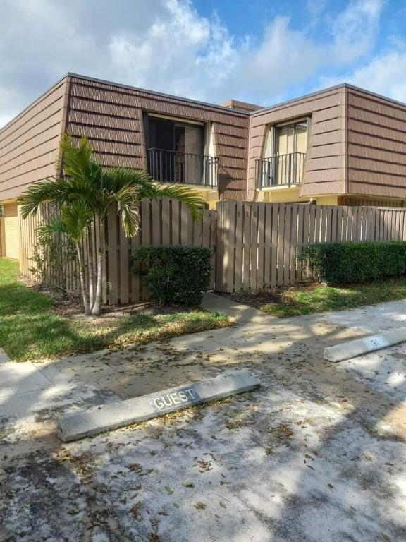 116 1 St #116, Palm Beach Gardens FL 33410