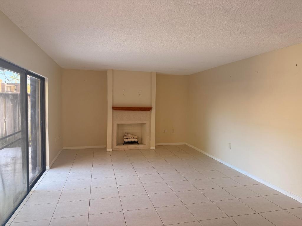 116 1 St #116, Palm Beach Gardens FL 33410