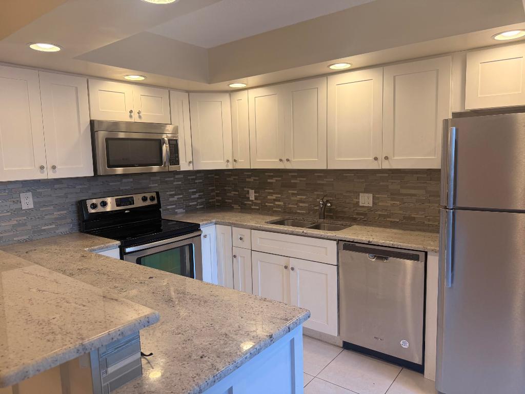 116 1 St #116, Palm Beach Gardens FL 33410
