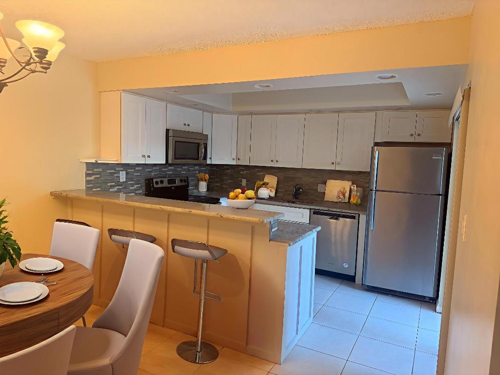 116 1 St #116, Palm Beach Gardens FL 33410
