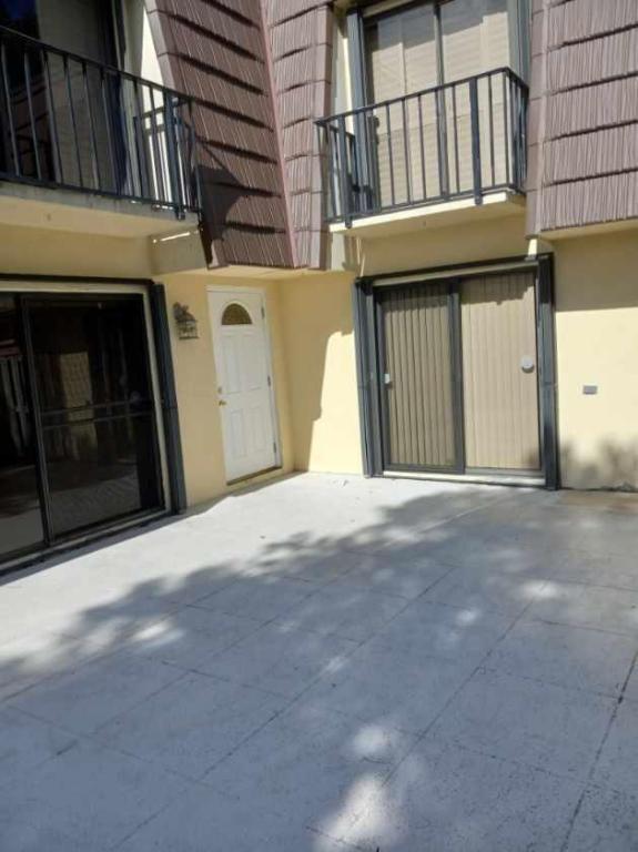 116 1 St #116, Palm Beach Gardens FL 33410