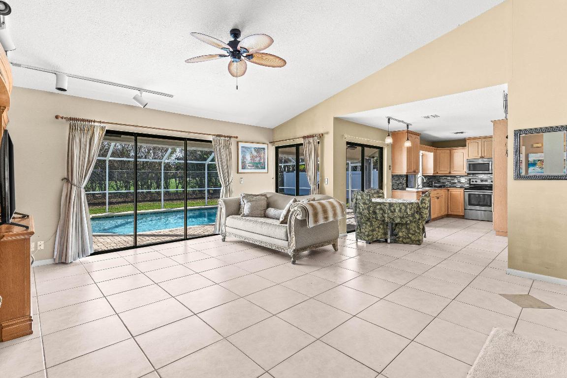 17294 Lake Park, Boca Raton FL 33487