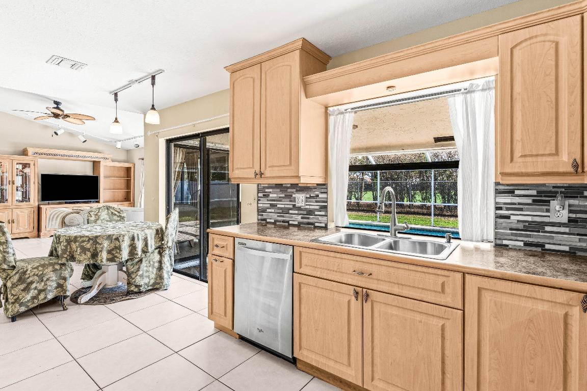 17294 Lake Park, Boca Raton FL 33487