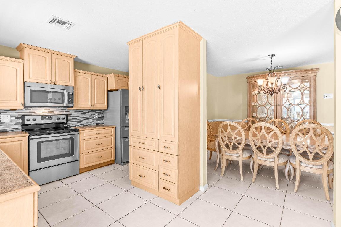 17294 Lake Park, Boca Raton FL 33487