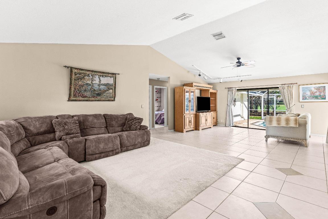 17294 Lake Park, Boca Raton FL 33487