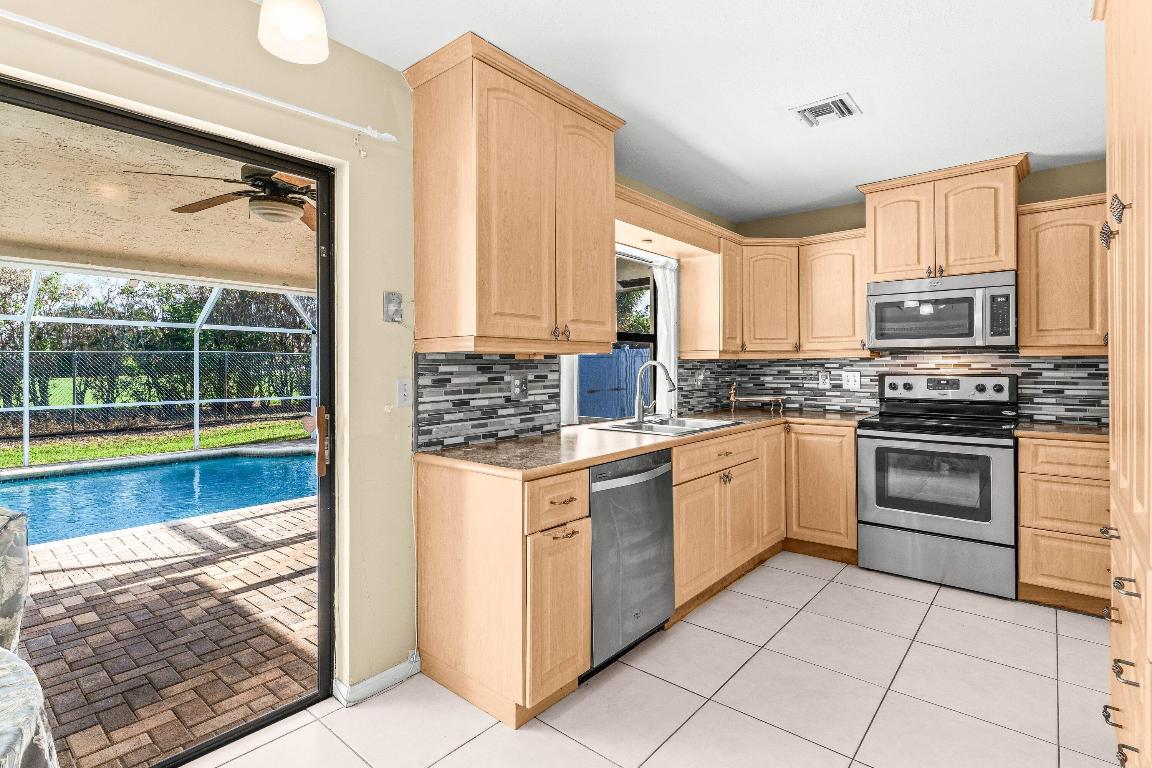 17294 Lake Park, Boca Raton FL 33487