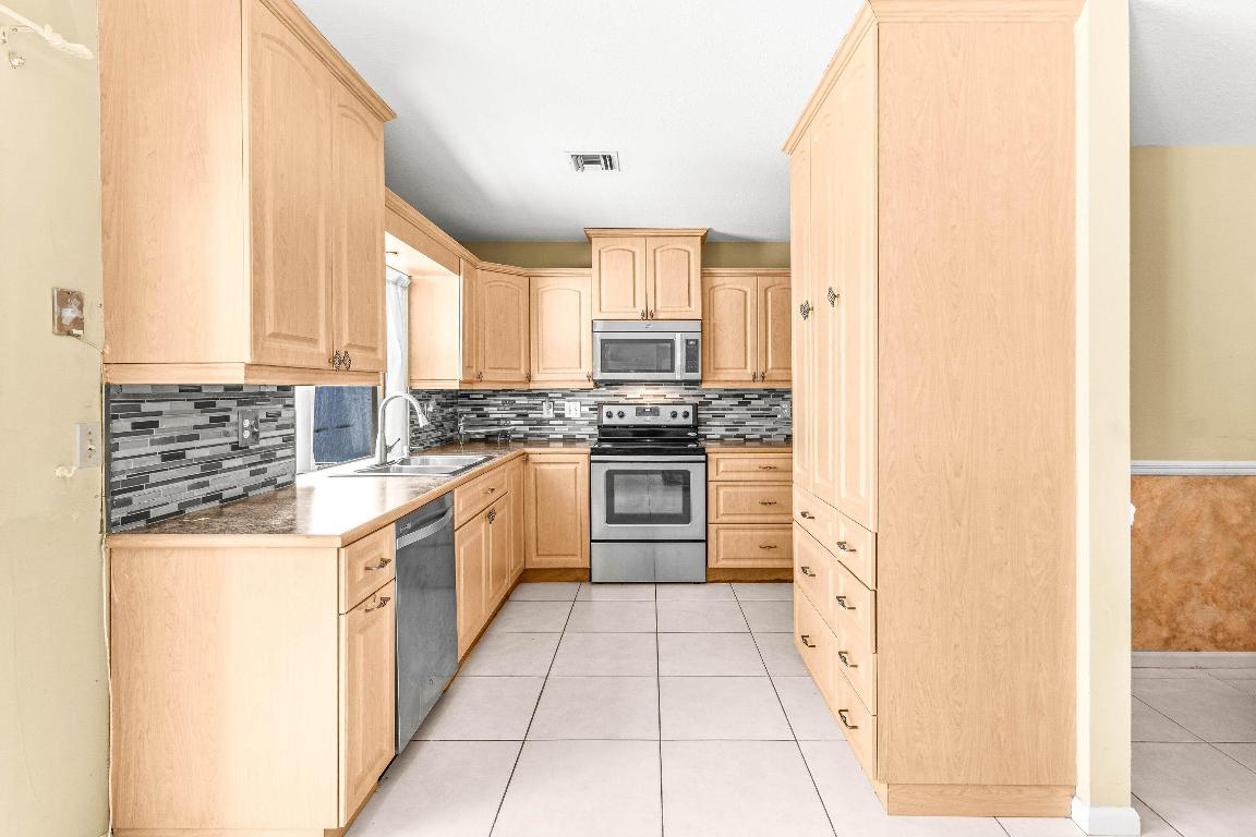 17294 Lake Park, Boca Raton FL 33487