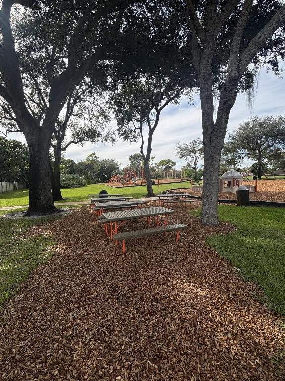 17294 Lake Park, Boca Raton FL 33487