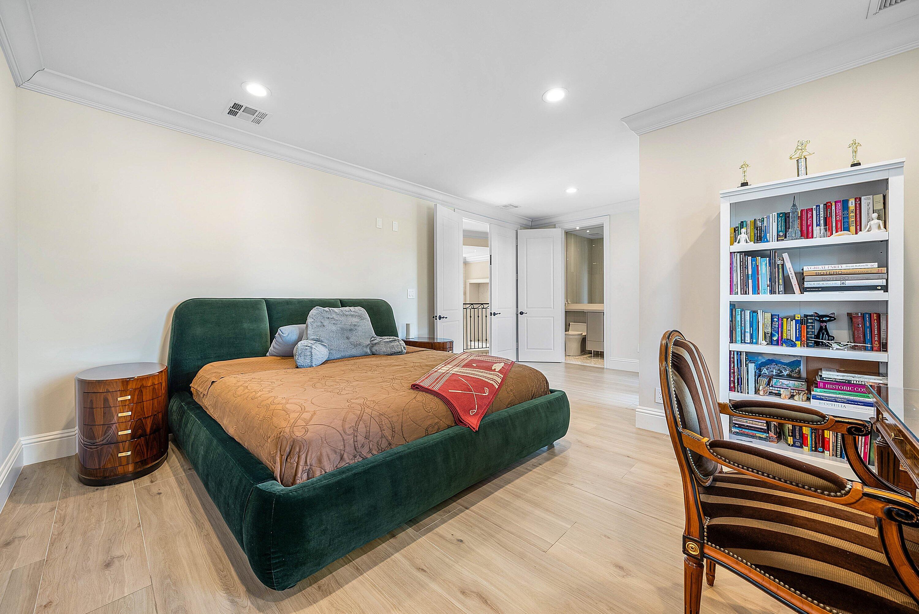 398 NE 7th, Boca Raton FL 33432