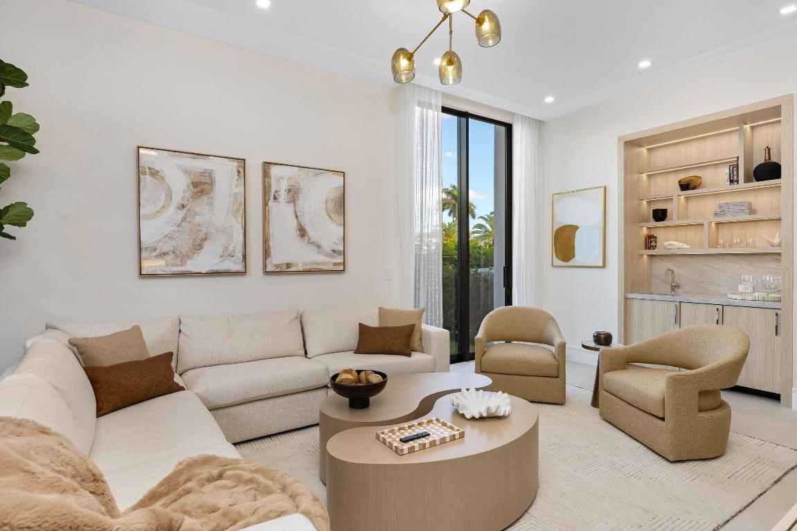 2498 Queen Palm, Boca Raton FL 33432