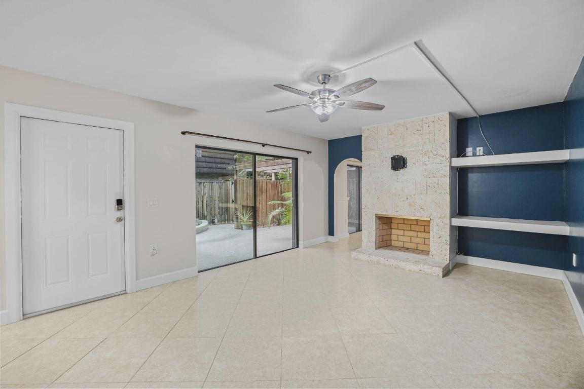 617 6th, Palm Beach Gardens FL 33418