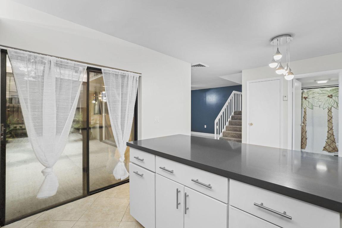 617 6th, Palm Beach Gardens FL 33418