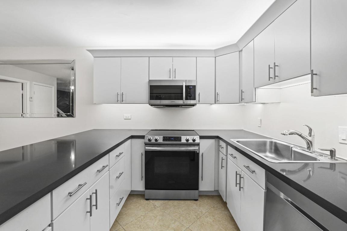 617 6th, Palm Beach Gardens FL 33418