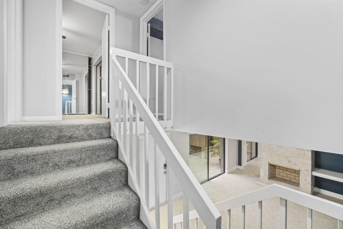 617 6th, Palm Beach Gardens FL 33418