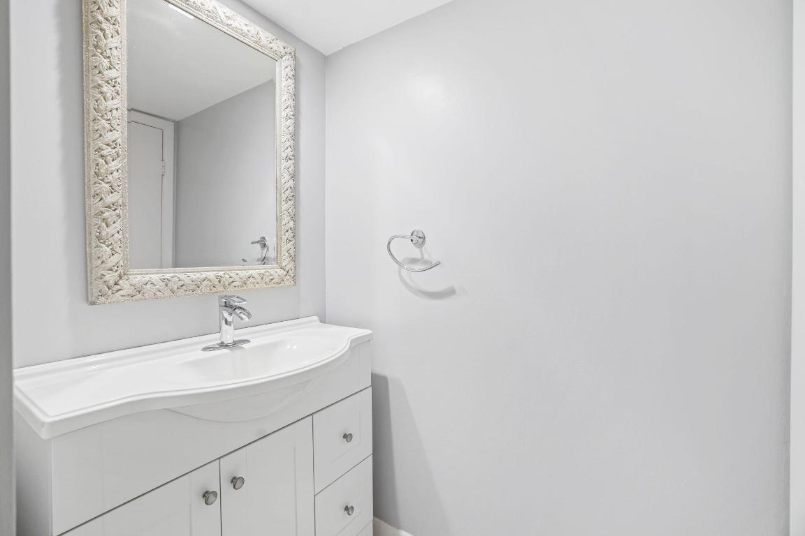 617 6th, Palm Beach Gardens FL 33418