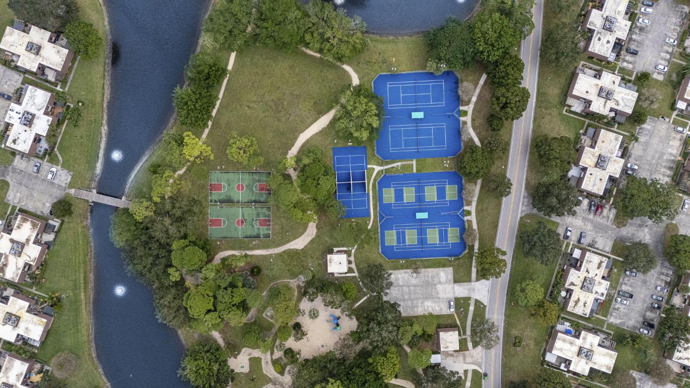 617 6th, Palm Beach Gardens FL 33418