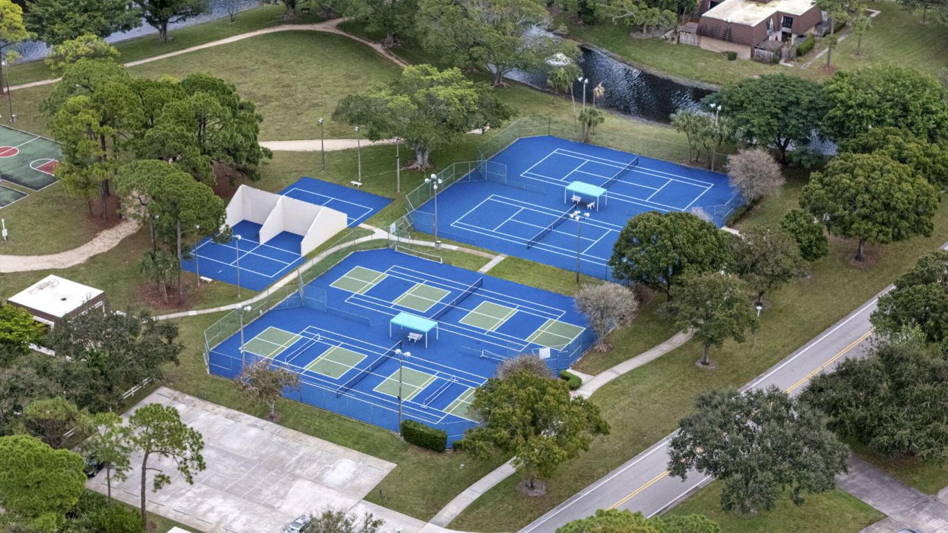 617 6th, Palm Beach Gardens FL 33418
