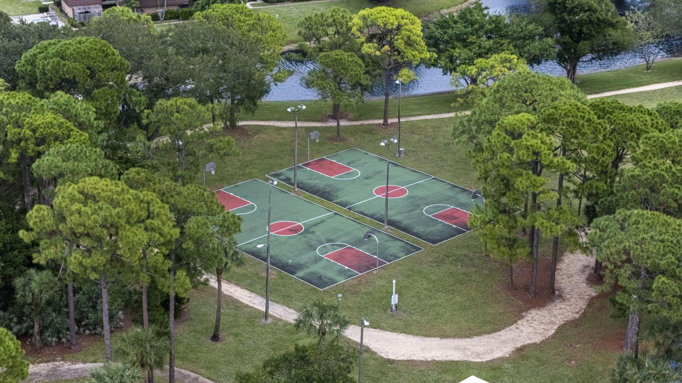 617 6th, Palm Beach Gardens FL 33418