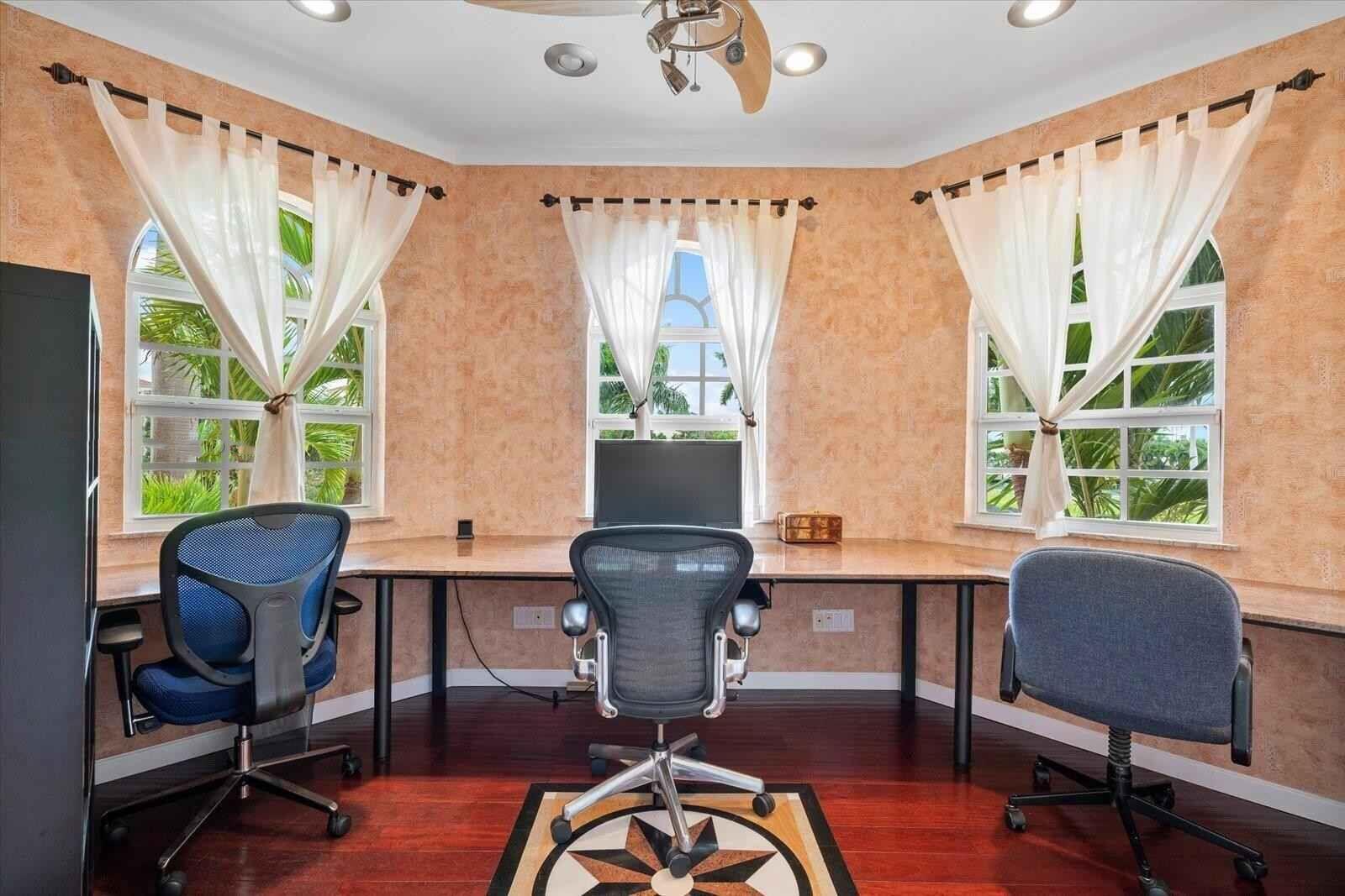 600 Circle, Pompano Beach FL 33062
