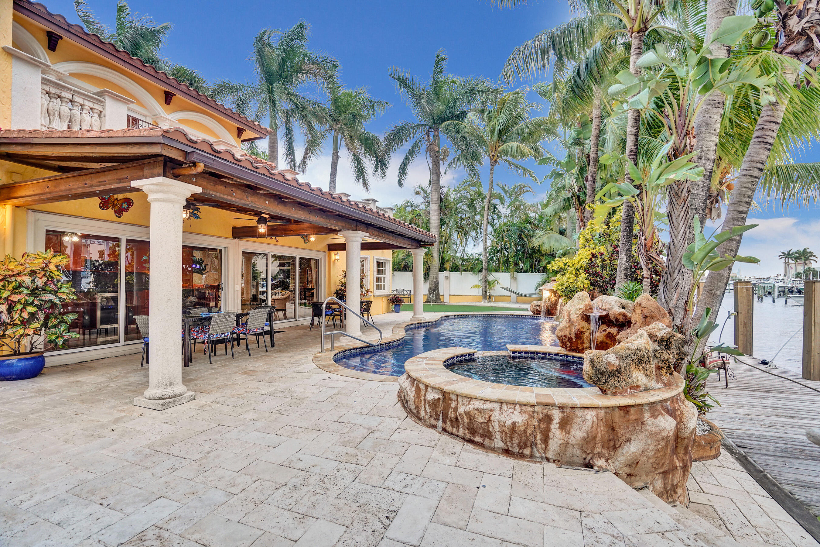 600 Circle, Pompano Beach FL 33062