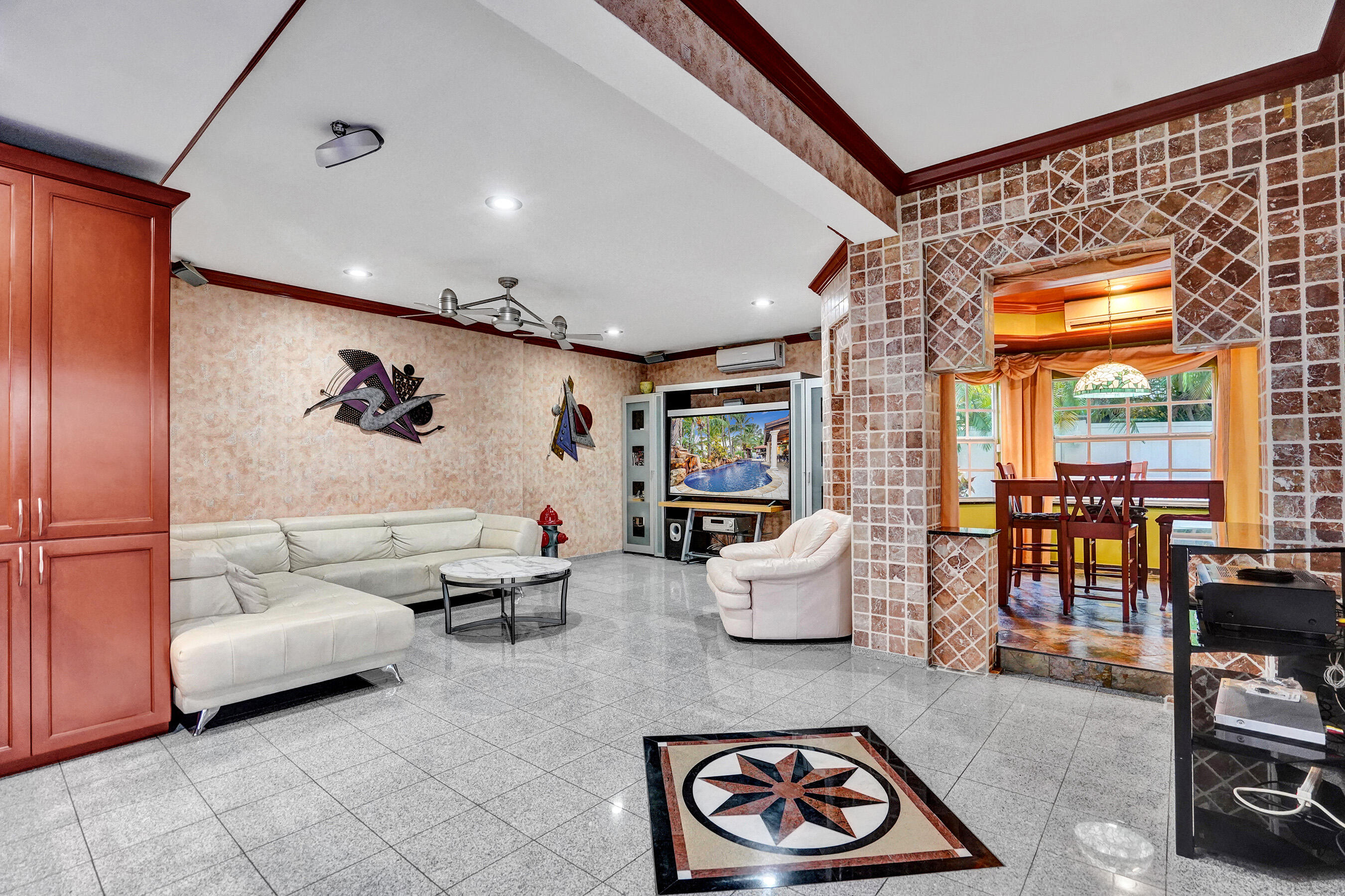 600 Circle, Pompano Beach FL 33062