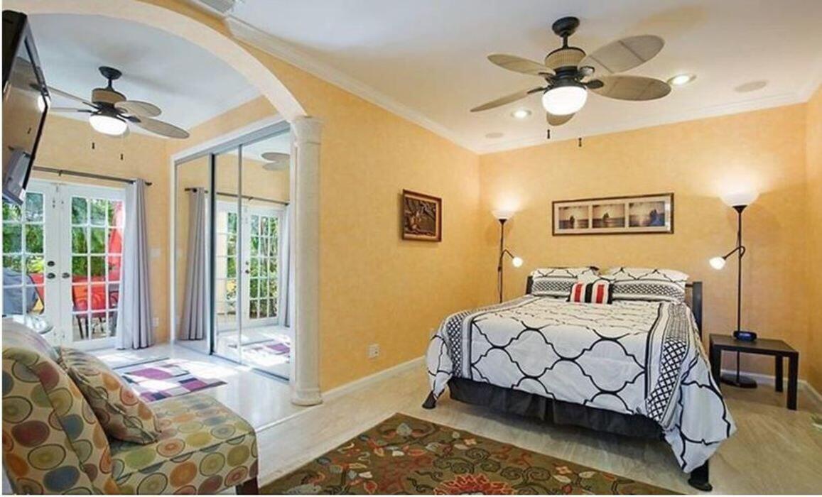 600 Circle, Pompano Beach FL 33062