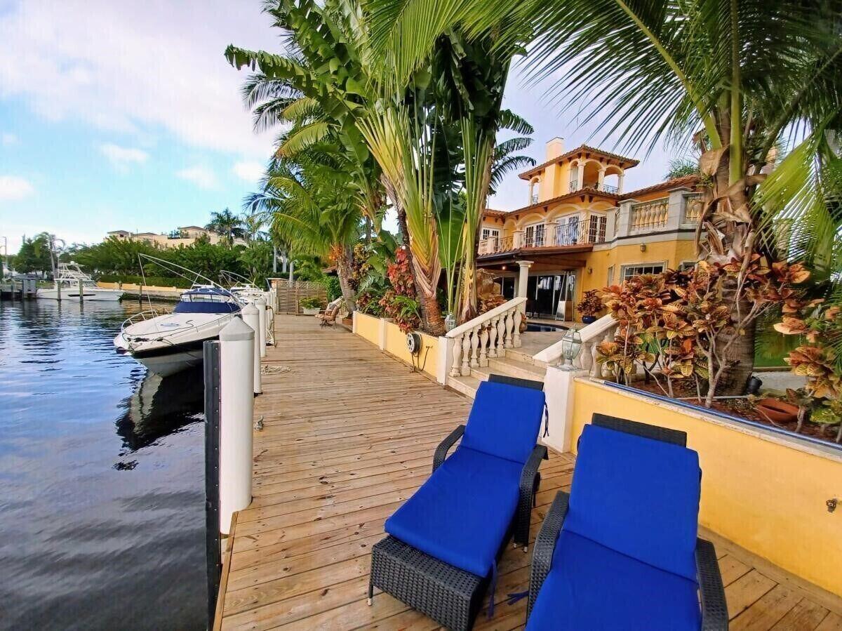 600 Circle, Pompano Beach FL 33062