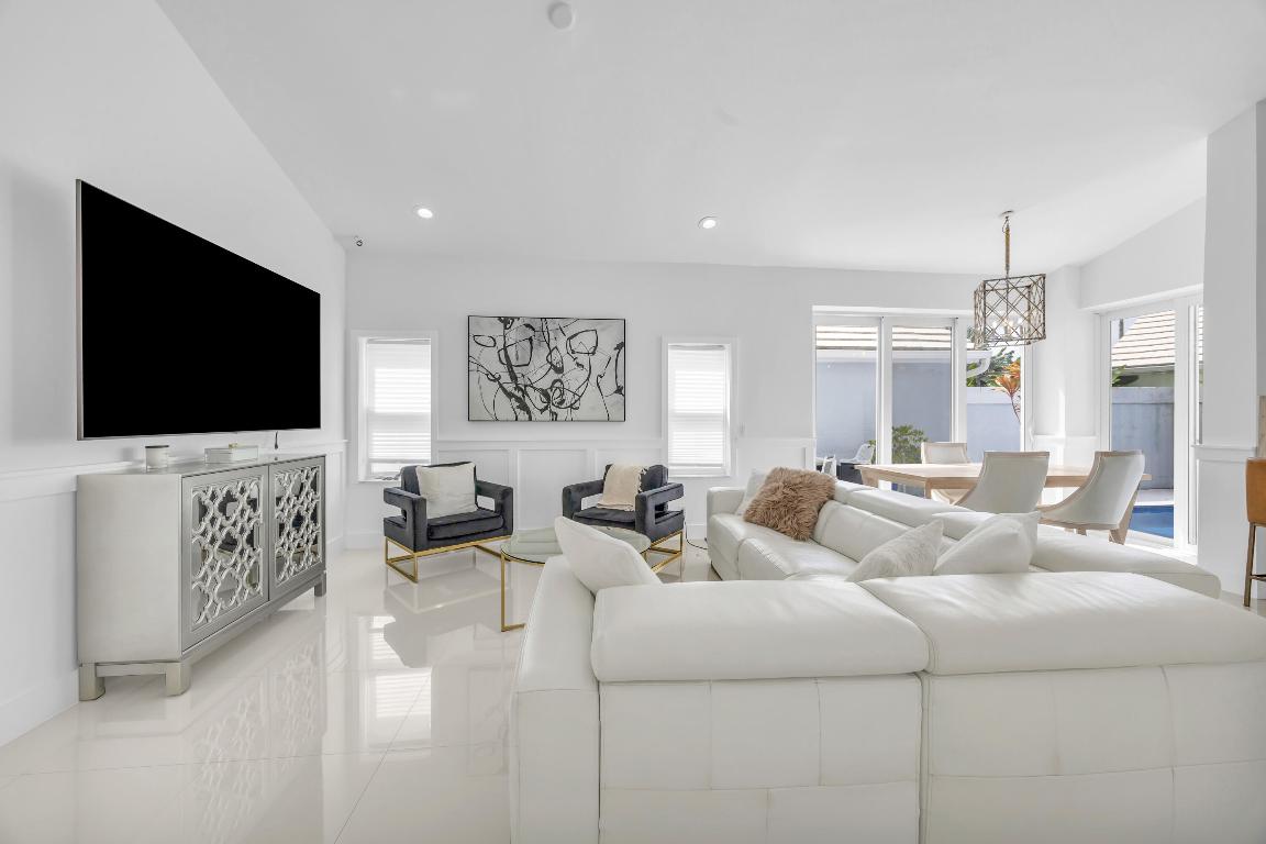 39 Dorchester, Palm Beach Gardens FL 33418