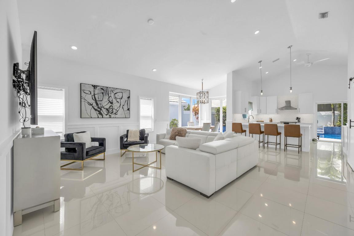 39 Dorchester, Palm Beach Gardens FL 33418