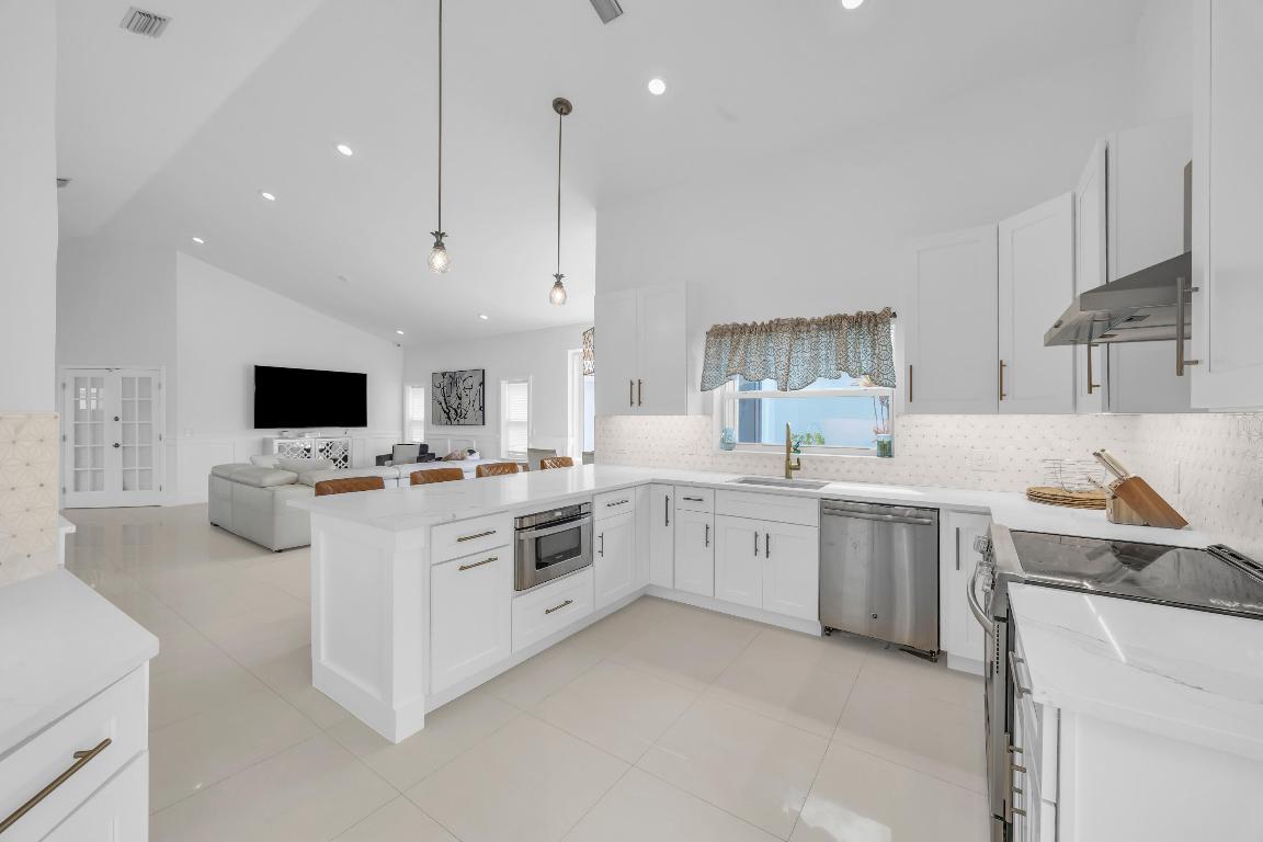 39 Dorchester, Palm Beach Gardens FL 33418