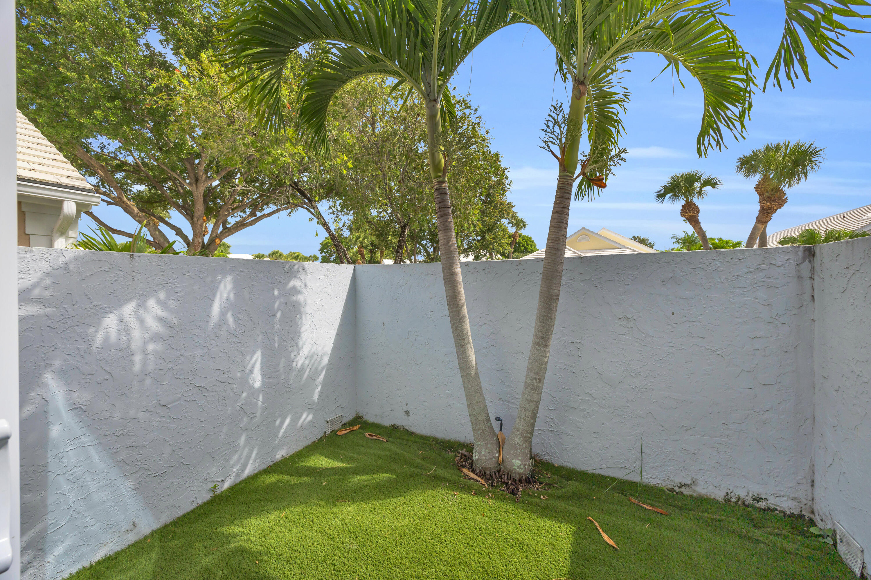 39 Dorchester, Palm Beach Gardens FL 33418