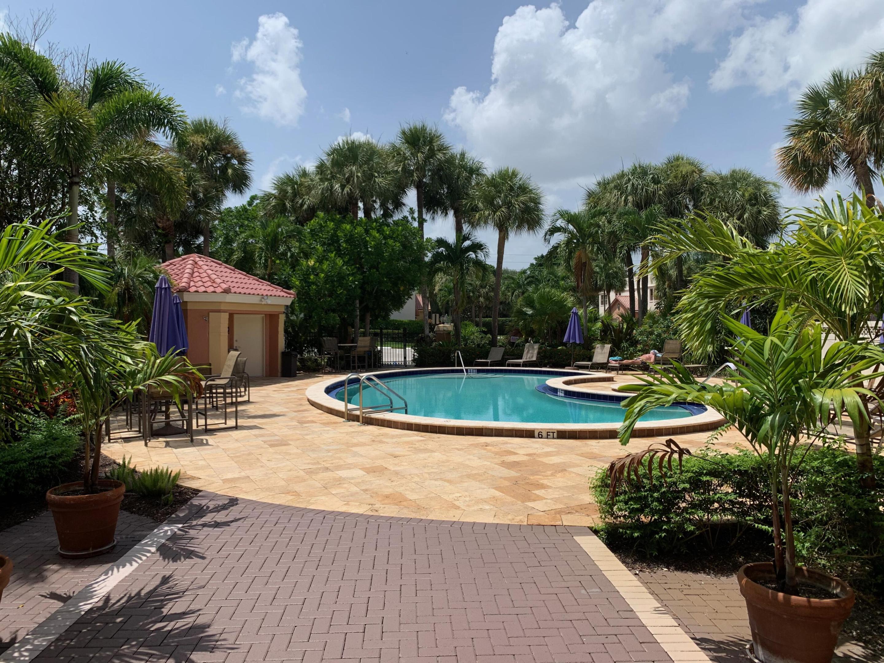 49 Uno Lago, Juno Beach FL 33408