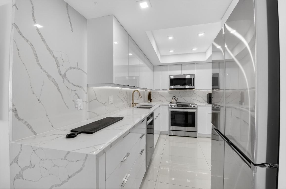 6815 Willow Wood #4083, Boca Raton FL 33434