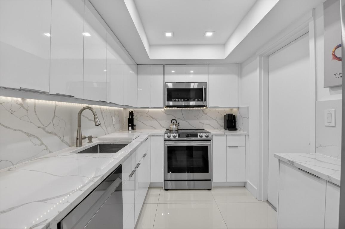 6815 Willow Wood #4083, Boca Raton FL 33434