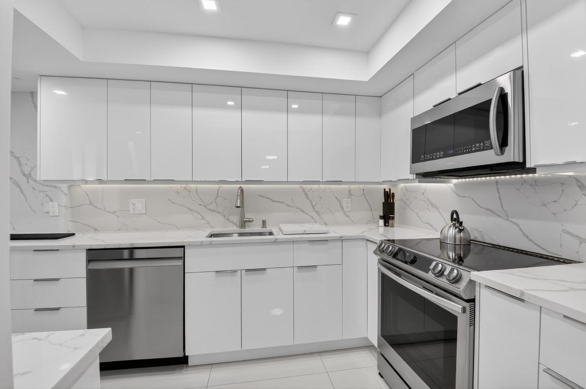 6815 Willow Wood #4083, Boca Raton FL 33434