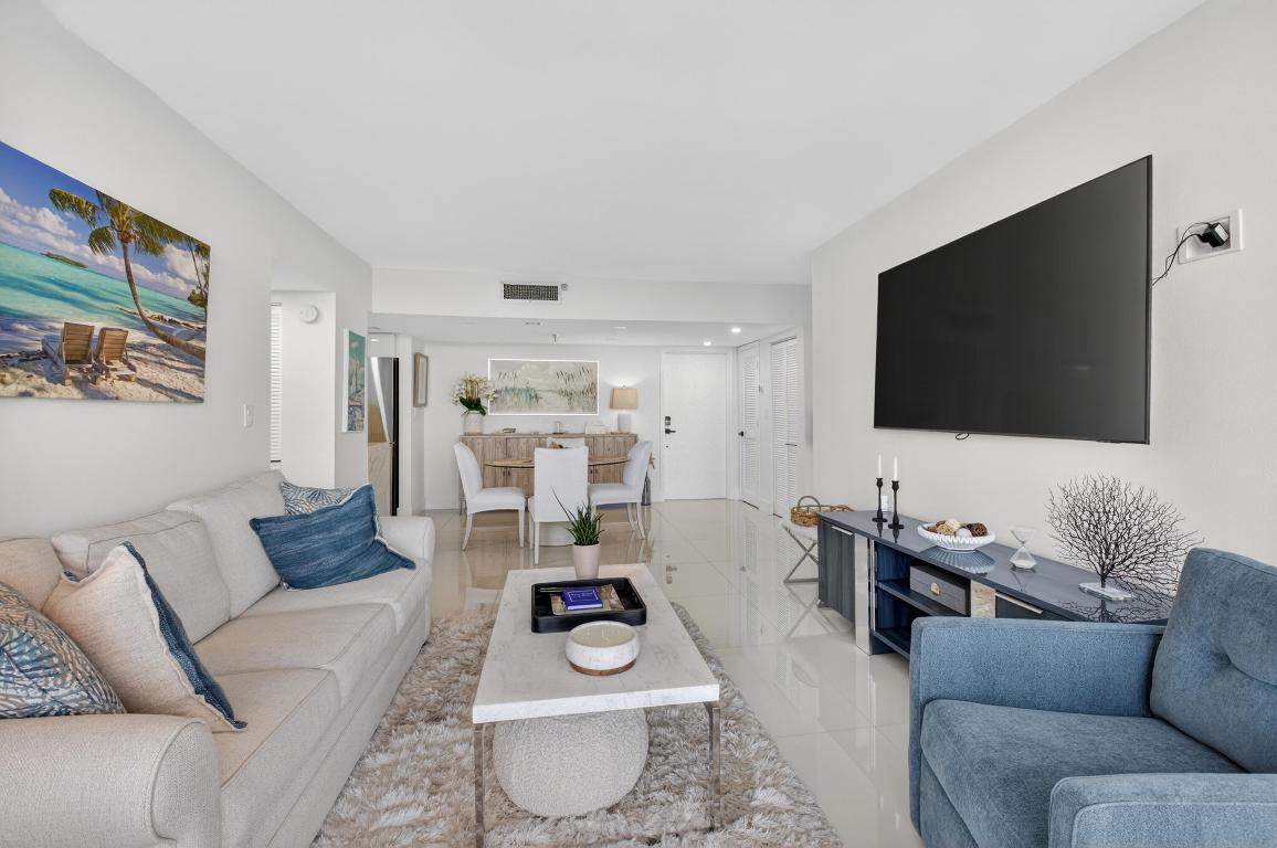 6815 Willow Wood #4083, Boca Raton FL 33434