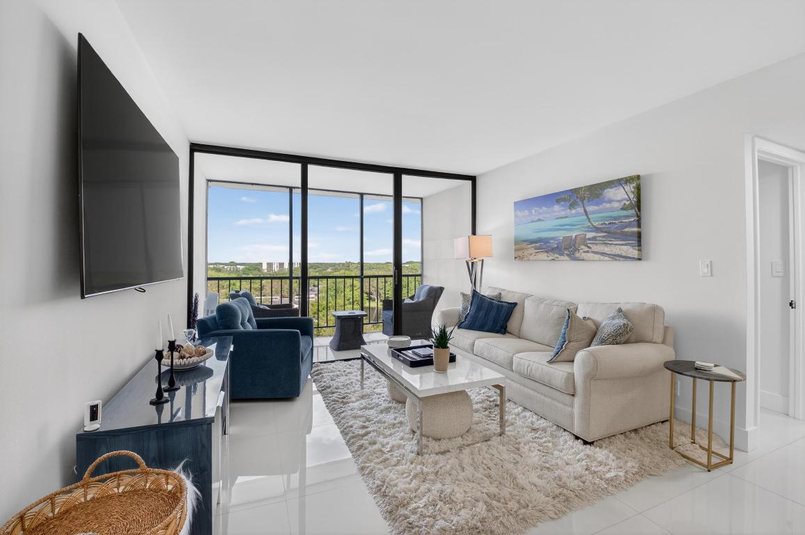 6815 Willow Wood #4083, Boca Raton FL 33434