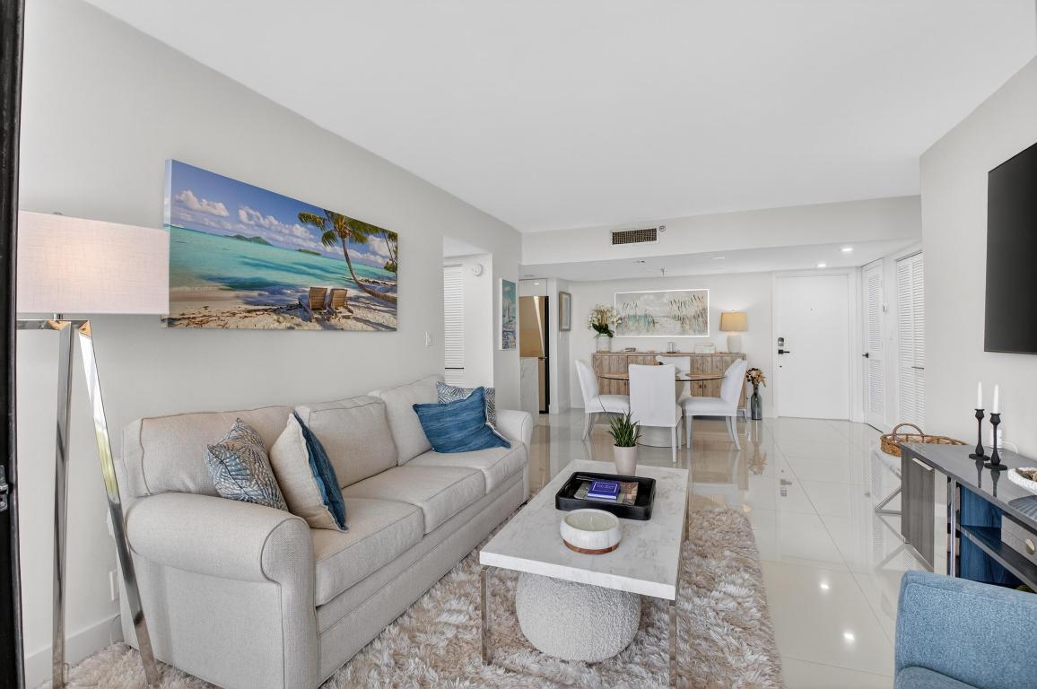 6815 Willow Wood #4083, Boca Raton FL 33434