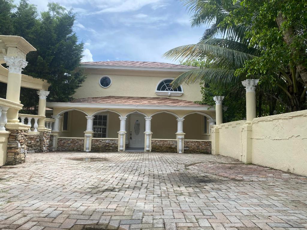 8090 Dillman, West Palm Beach FL 33411