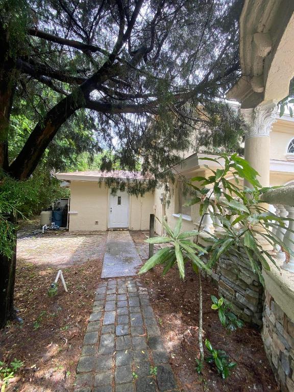 8090 Dillman, West Palm Beach FL 33411