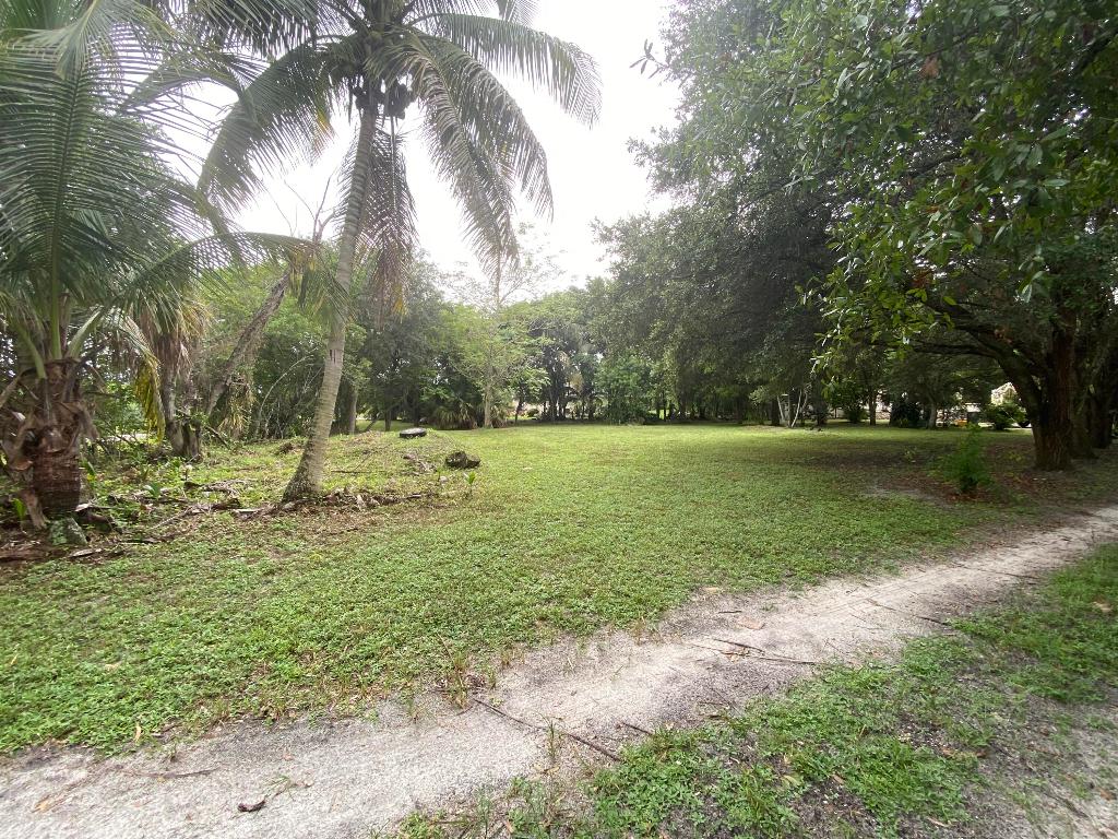 8090 Dillman, West Palm Beach FL 33411